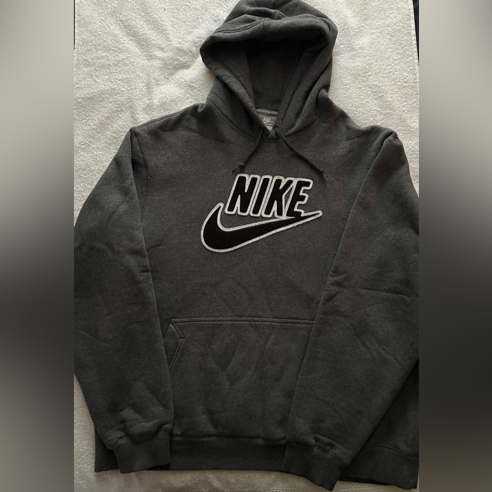 Men’s Nike Hooded Sweatshirt, Gray, Size XL, Pre-Owned Excellent Used Condition - Picture 2 of 13
